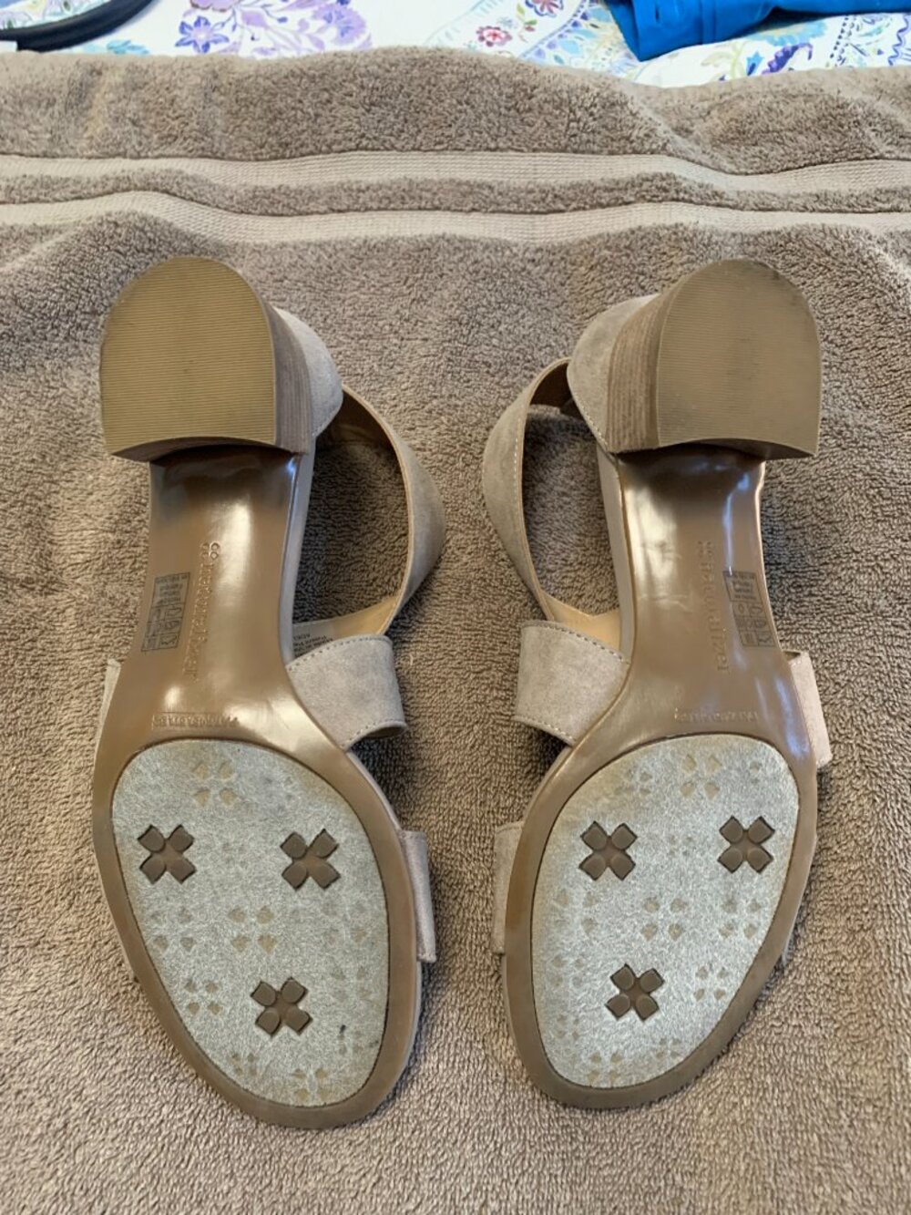 Naturalizer Sandal - Picture 3 of 3